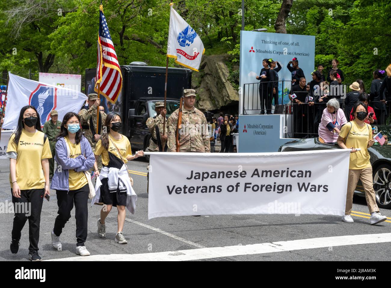 New York, États-Unis. 14th mai 2022. Les vétérans américains japonais des guerres étrangères participent à la première parade de la journée du Japon de New York. Credit: Enrique Shore/Alay Live News Banque D'Images