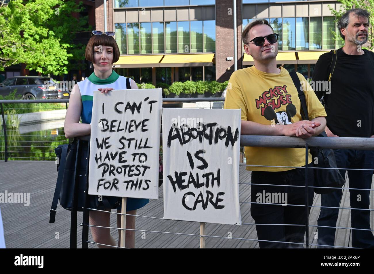 La manifestation de Londres et la marche d'une opinion divulguée ont suggéré que les juges sont prêts à renverser Roe anti-avortement. Les manifestants défendent la liberté et les droits des femmes, n'utilisent pas les corps des femmes pour l'assemblage des outils politiques devant la statue de la suffragette à l'ambassade américaine de Londres. - 14 mai 2022. Banque D'Images