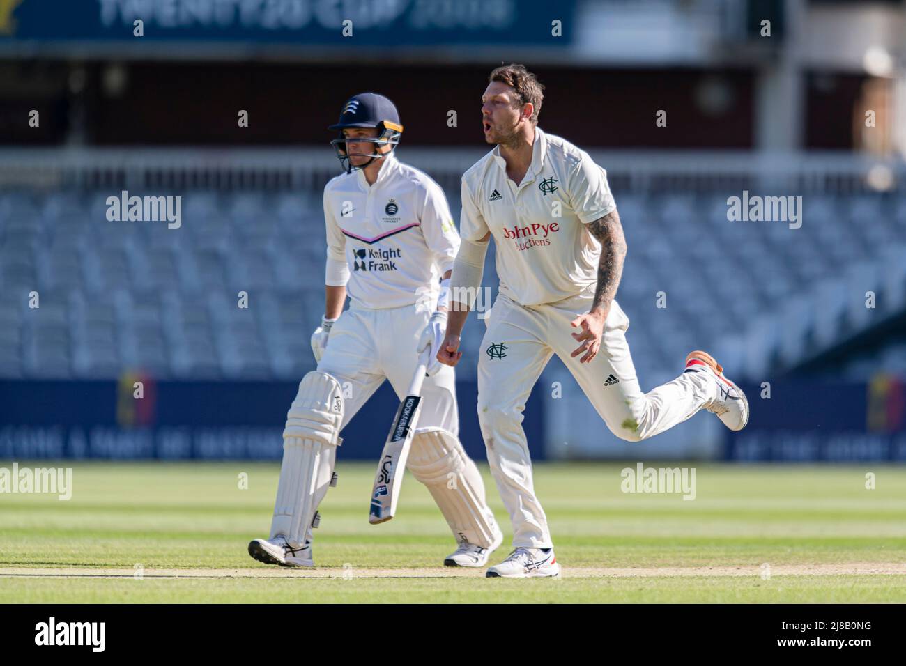 LONDRES, ROYAUME-UNI. 14th mai 2022. James Pattinson de Notinghamshire en action pendant le championnat du comté - Middlesex v Notinghamshire au terrain de cricket de Lord's le samedi 14 mai 2022 à LONDRES, EN ANGLETERRE. Credit: Taka G Wu/Alay Live News Banque D'Images