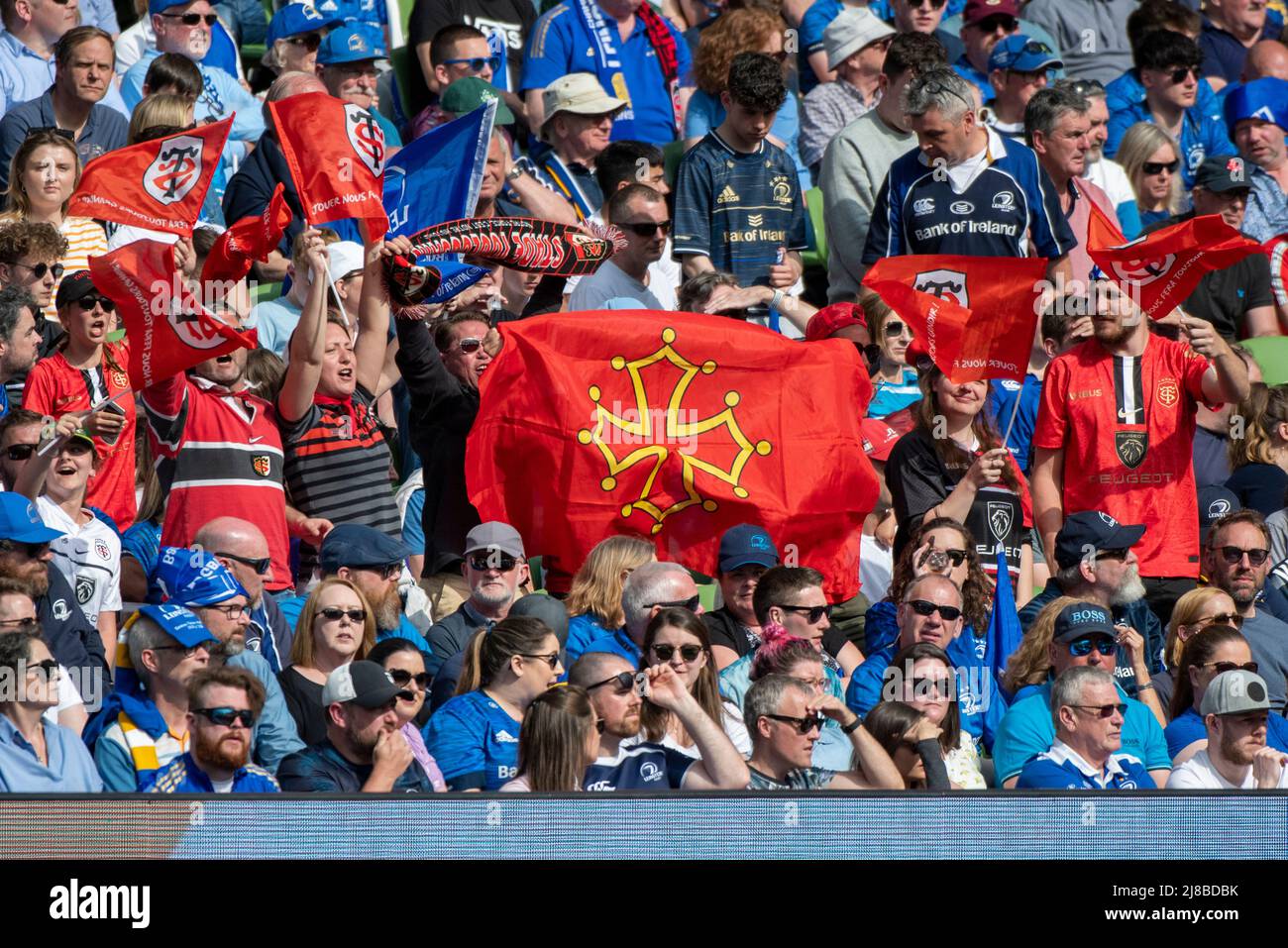 Les fans de Toulouse lors de la demi-finale de la Heineken Champions Cup entre Leinster Rugby et Stade Toulousain au stade Aviva de Dublin, Irlande, le 14 mai 2022 (photo par Andrew SURMA/ SIPA USA). Banque D'Images