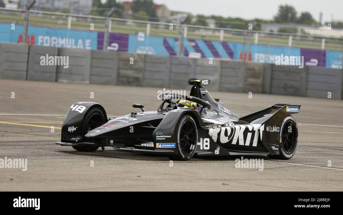 Edoardo Mortara a remporté la première course à Berlin-Tempelhof et a ainsi célébré la quatrième victoire de sa carrière. Jean-Eric Vergne arrive deuxième et Stoffel Vandoorne troisième. À Berlin, en Allemagne, le 14 mai 2022. (Photo de Simone Kuhlmey/Pacific Press/Sipa USA) Banque D'Images
