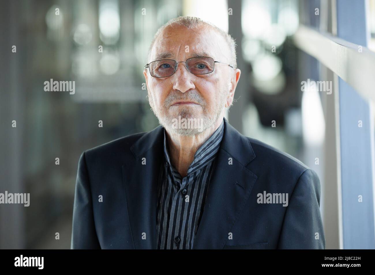 15 mai 2022, Bade-Wurtemberg, Reutlingen: Le peintre et réalisateur Jürgen Böttcher, connu sous son pseudonyme Strawalde. Böttcher (90) a reçu le prix Jerg Ratgeb 2022 à l'hôtel de ville de Reutlingen. Le prix est doté de 20 000 euros et a été créé par les artistes HAP Grieshaber et Rolf Szymanski. Tous les quatre ans, le travail d'une vie convaincante est honoré. Photo: Julian Rettig/dpa Banque D'Images