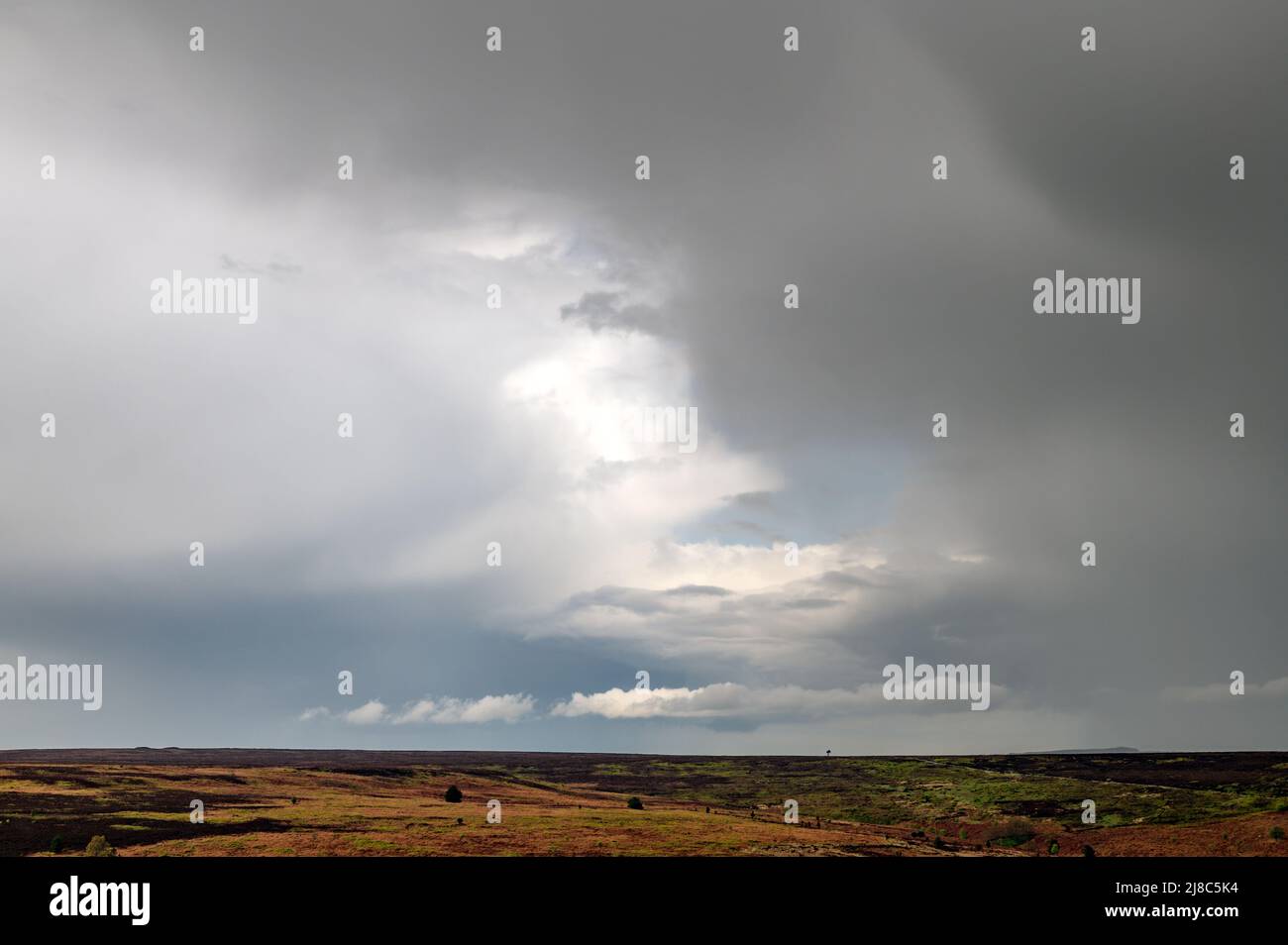 Ciel orageux au-dessus du parc national des Moors de North York Banque D'Images