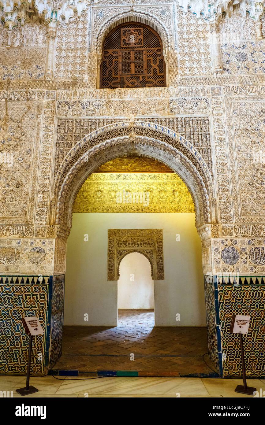 Sala de las dos Hermanas (salle des deux Sœurs) dans les palais royaux du Nasrid - complexe de l'Alhambra - Grenade, Espagne Banque D'Images