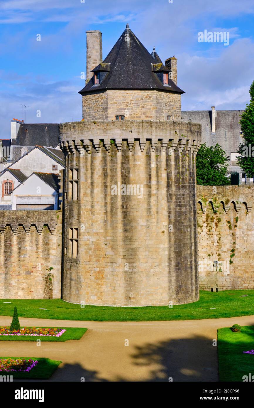France, Morbihan, Golfe du Morbihan, vannes, vue générale des remparts et du jardin des remparts de vannes avec la Tour du Constable Banque D'Images