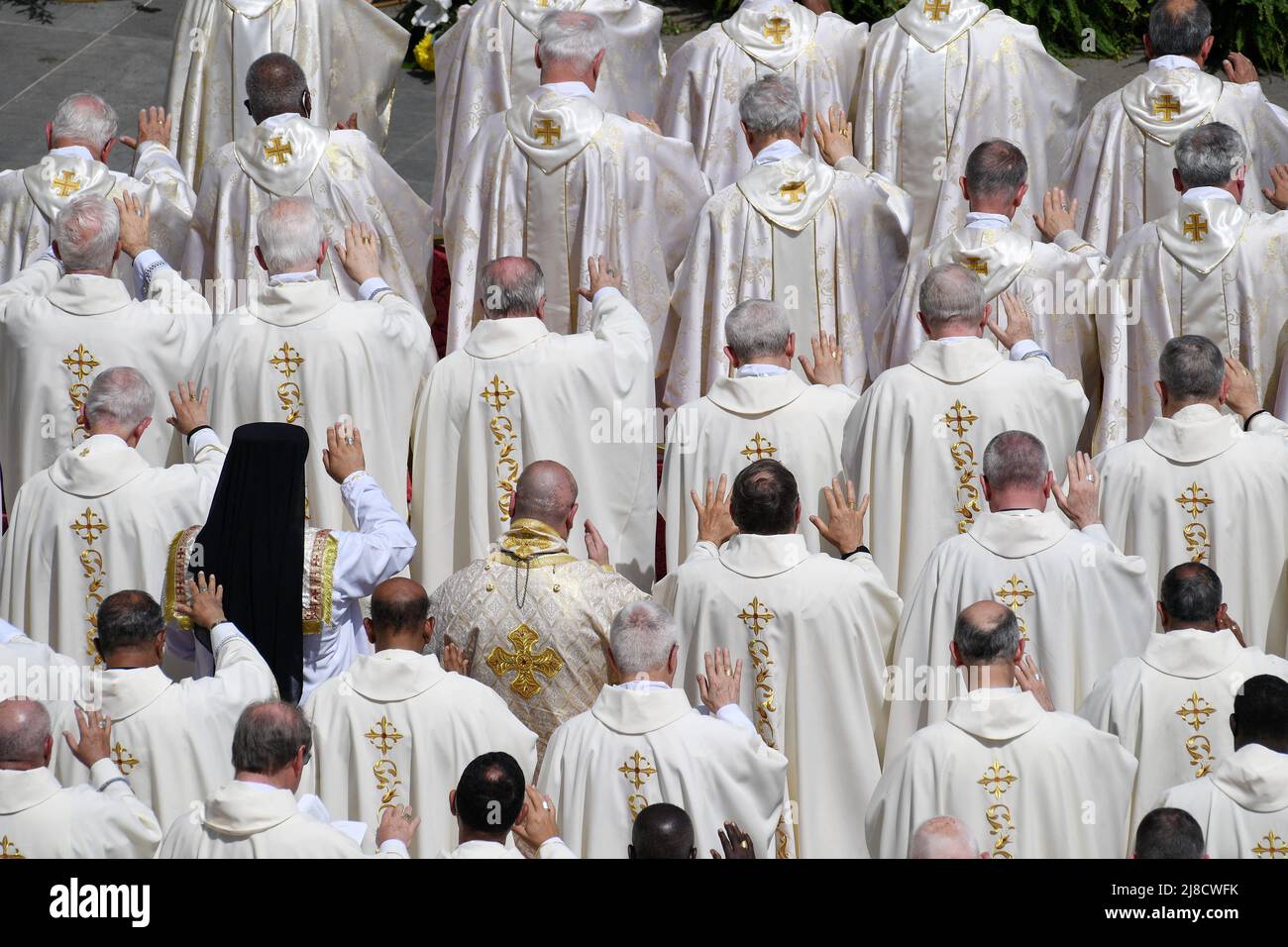 Le pape François mène une messe de canonisation à la place Saint-Pierre, Vatican, le 15 mai 2022, créant 10 nouveaux saints, dont l'ermite français Charles de Foucauld, en présence de plus de 50 000 fidèles du monde entier. Photo par Eric Vandeville/ABACAPRESS.COM Banque D'Images