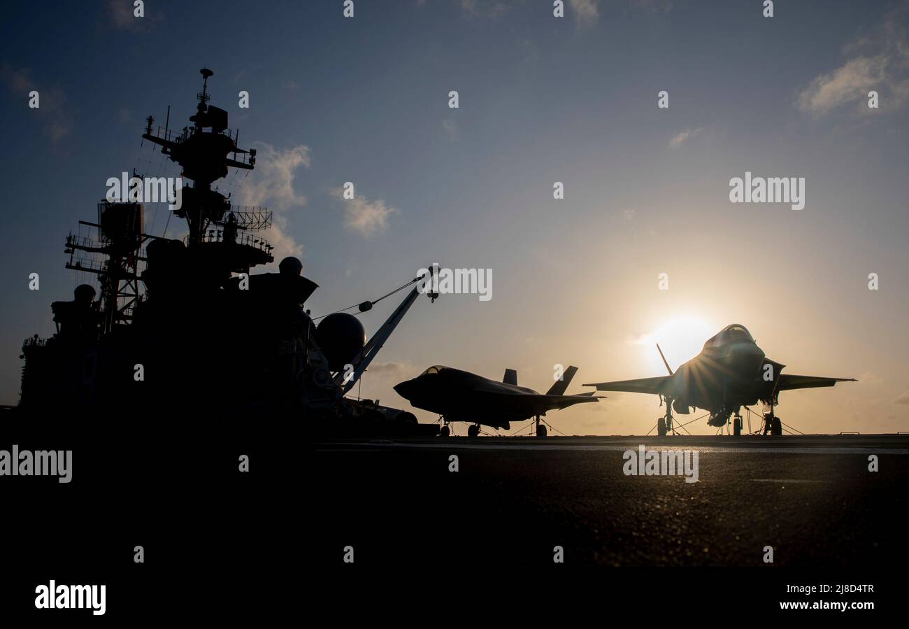 US Marine corps F-35B un avion de chasse Lightning II, attaché aux Nightriders du Marine Medium Tiltrotor Squadron 164, sur le pont de vol du navire d'assaut amphibie de classe Wasp USS Makin Island, le 12 janvier 2021 opérant sur l'océan Indien. Banque D'Images