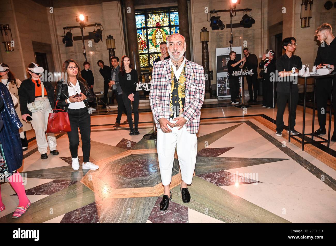 Londres, Royaume-Uni. 15th mai 2022. Manish Arora présente lui-même sa dernière collection à la Kornit Fashion week Londres 2022 - jour 1 au Freemasons's Hall, Londres, Royaume-Uni - 15 mai 2022. Crédit : Picture Capital/Alamy Live News Banque D'Images