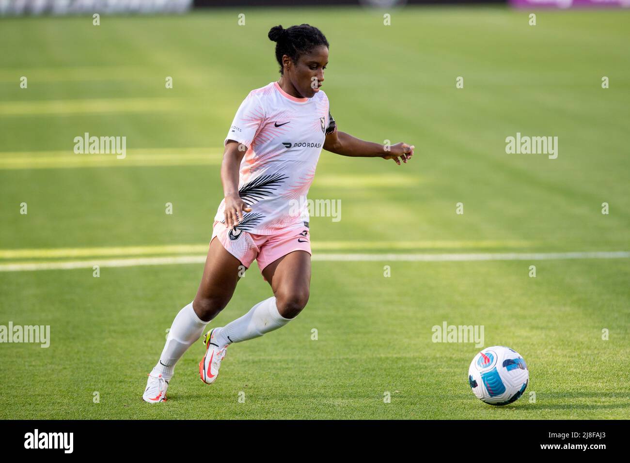 Jasmyne Spencer (#3 ACFC) avance pendant le match national de la ligue de football des femmes entre Washington Spirit et Angel City FC à Audi Field à Washington D.C Georgia Soares/SPP crédit: SPP Sport Press photo. /Alamy Live News Banque D'Images