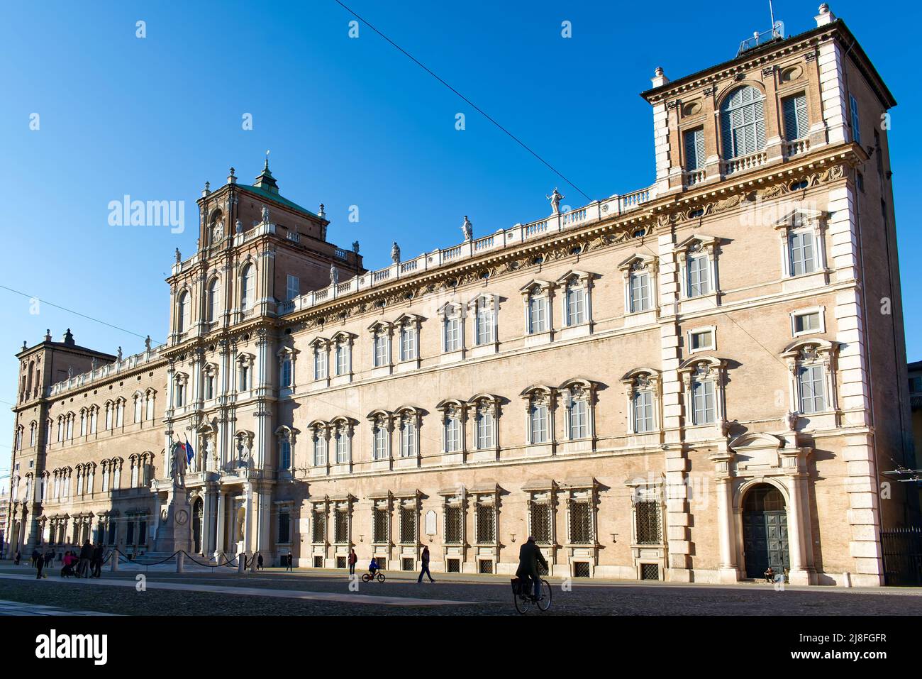 Modène - Italie, 14 mai 2022 : Palais Ducal de Modène (Palazzo Ducale) maisons de l'Académie militaire italienne (Accademia Militare Italiana) Banque D'Images