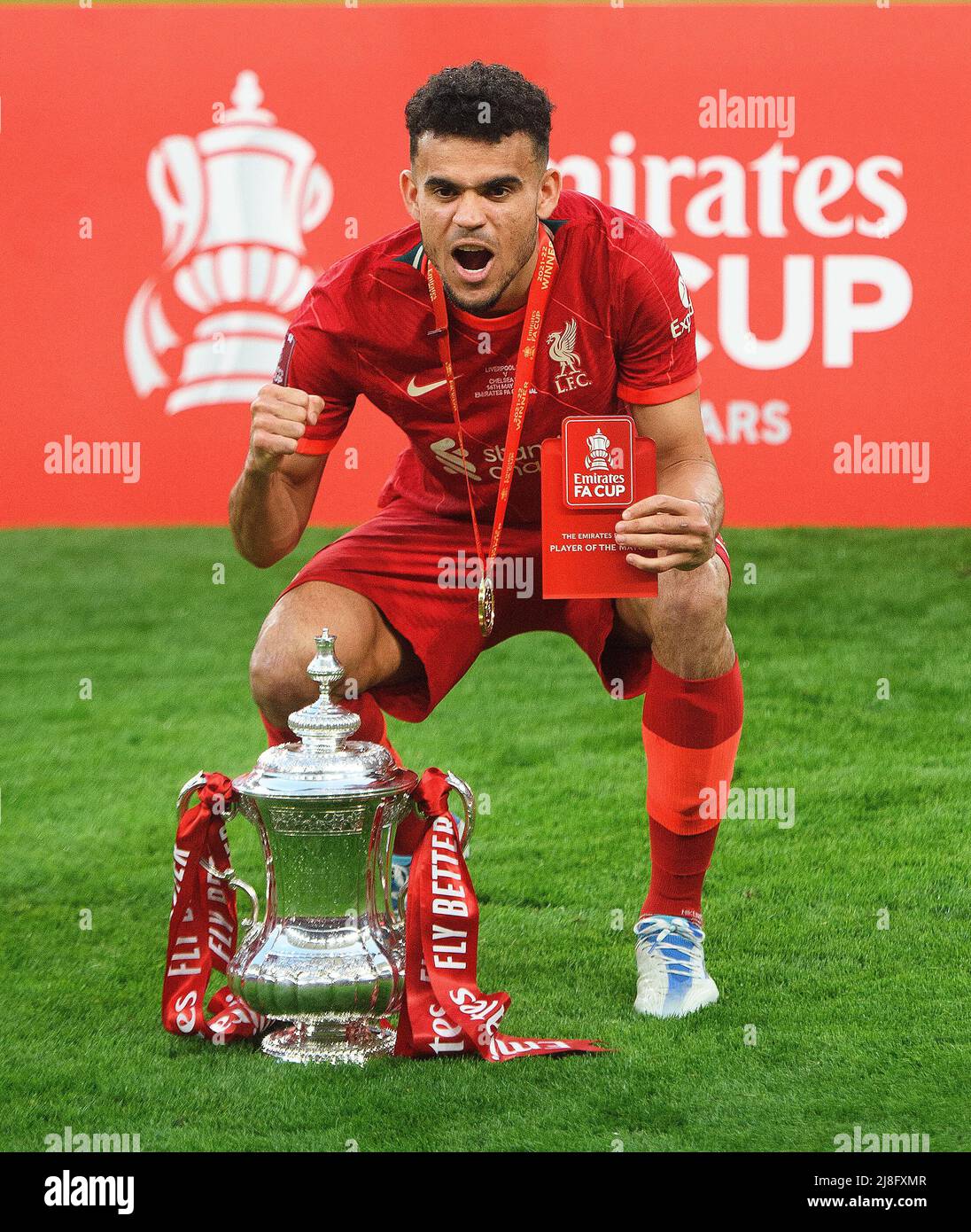 14 Mai 2022 - Chelsea v Liverpool - Emirates FA Cup final - Wembley Stadium Luis Diaz fête la victoire de la FA Cup Picture Credit : © Mark pain / Alamy Live News Banque D'Images