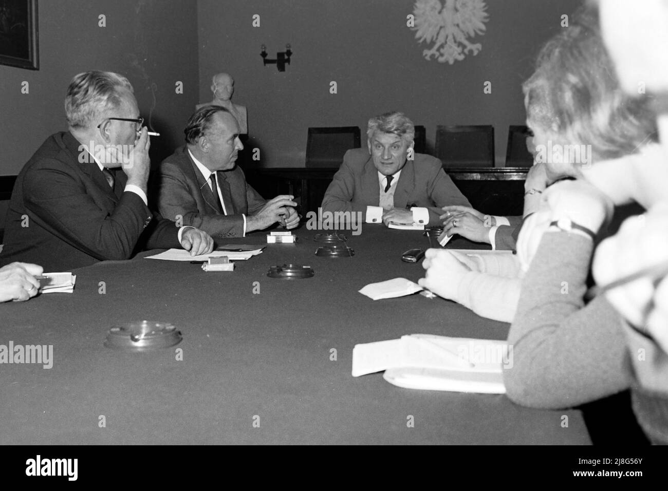 Teffen im Finanzministerium von Polen in Warschau, Woiwodschaft Masowien, 1967. Rassemblement au ministère des Finances de la Pologne à Varsovie, Vovovoidohip Masowia, 1967. Banque D'Images