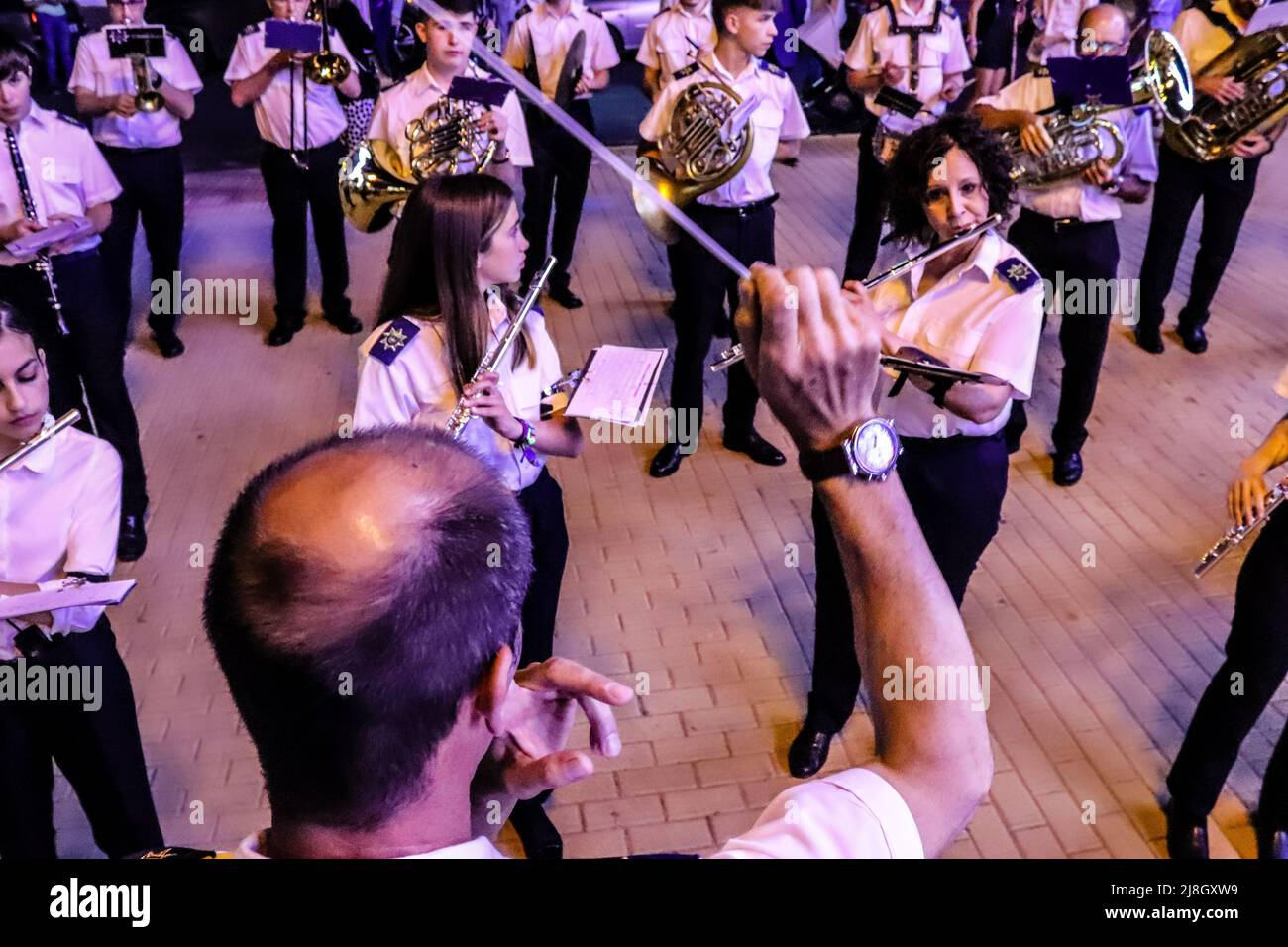 Carmona, Espagne - 11 mai 2022 le groupe musical joue à la Feria de ...