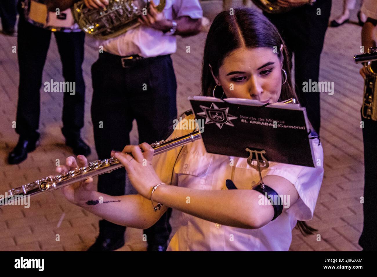 Carmona, Espagne - 11 mai 2022 le groupe musical joue à la Feria de ...