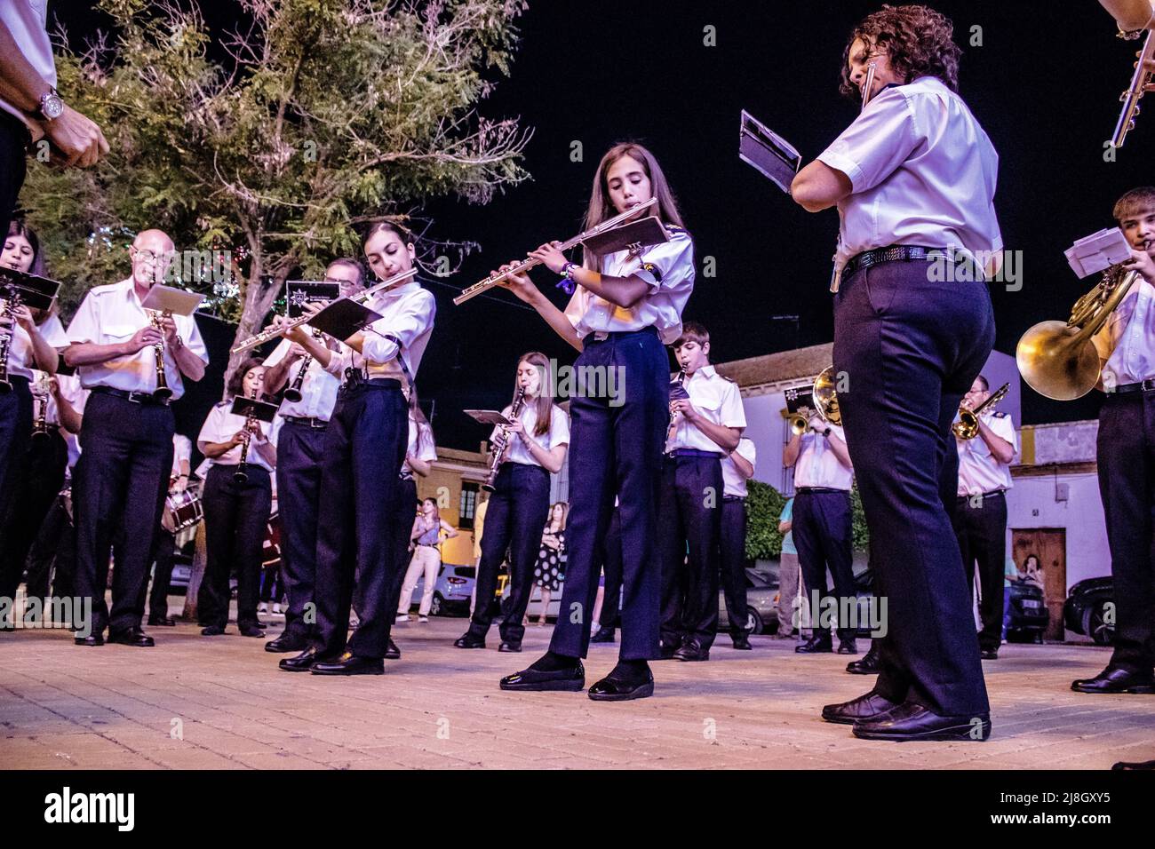 Carmona, Espagne - 11 mai 2022 le groupe musical joue à la Feria de ...