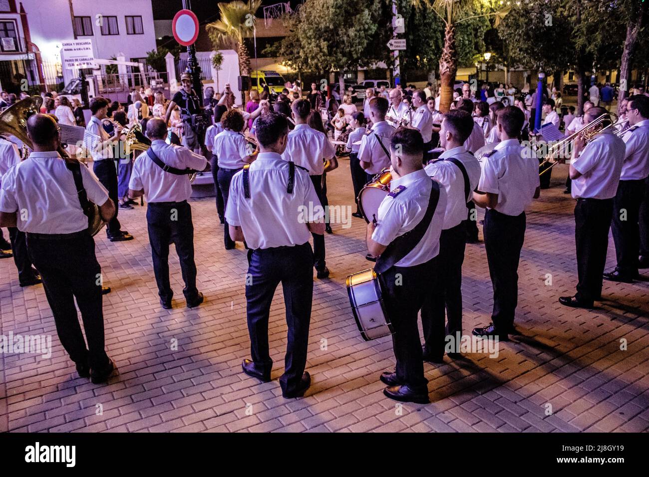 Carmona, Espagne - 11 mai 2022 le groupe musical joue à la Feria de ...
