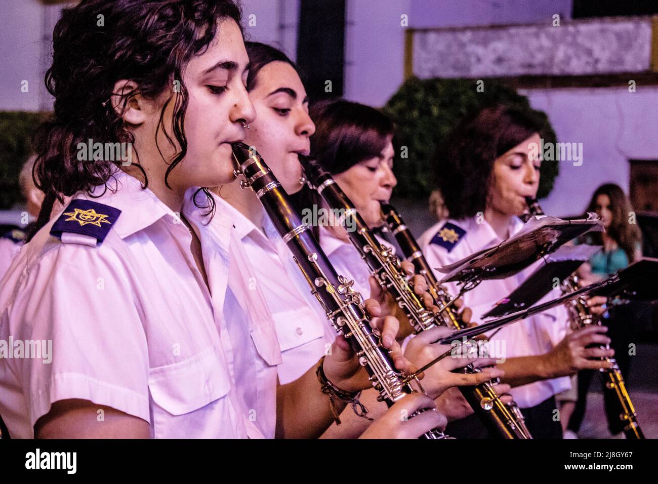 Carmona, Espagne - 11 mai 2022 le groupe musical joue à la Feria de ...