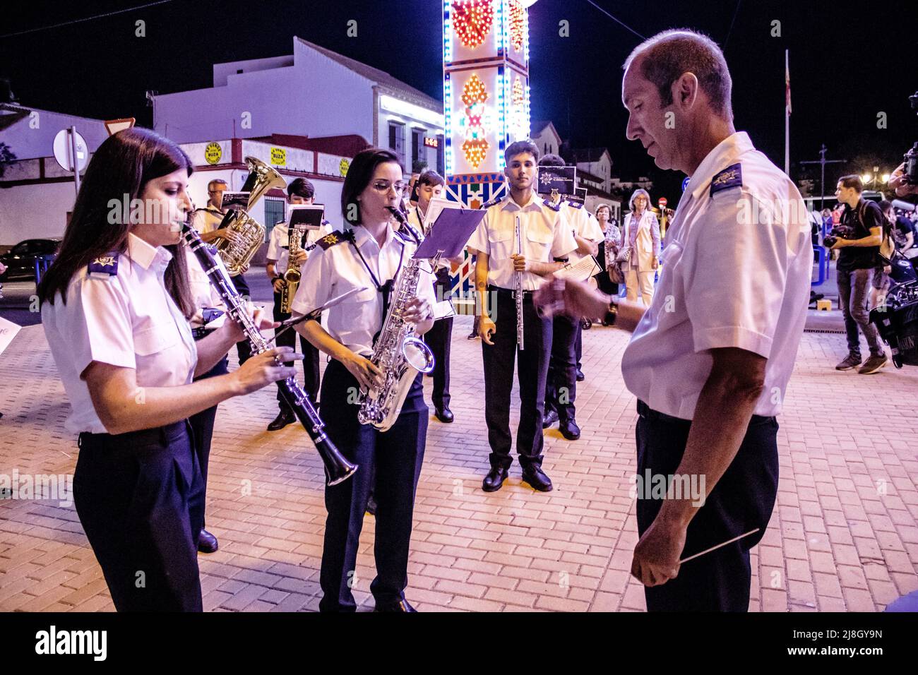 Carmona, Espagne - 11 mai 2022 le groupe musical joue à la Feria de ...