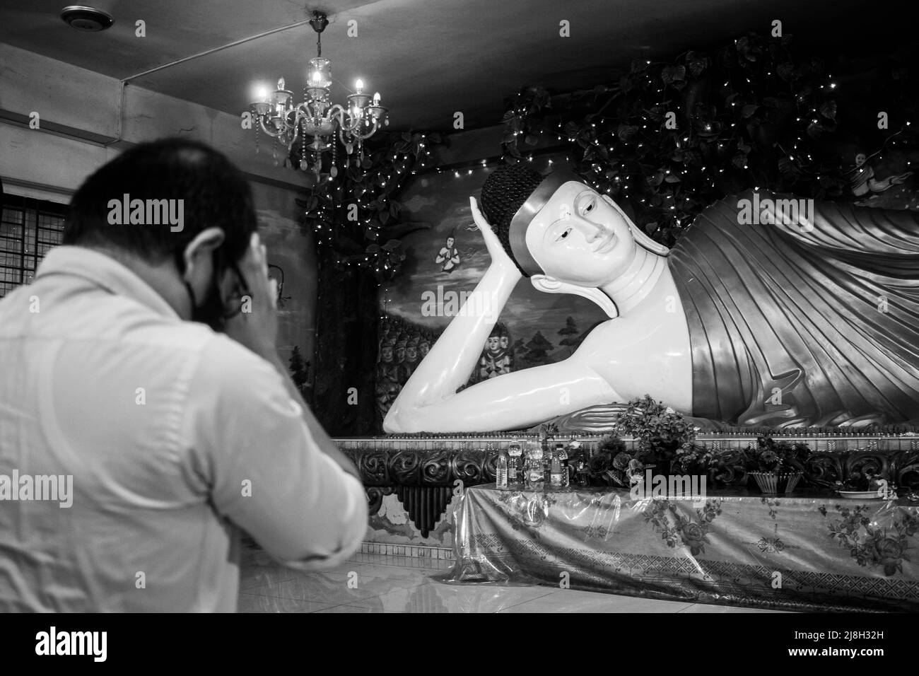 Bouddha Purnima, le plus grand festival religieux de la communauté bouddhiste après deux ans de restrictions induites par Covid. Les disciples de Bouddha sont celebrati Banque D'Images
