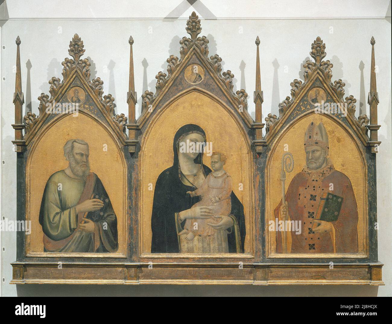 Madonna et l'enfant avec SS. Matthew et Nicholas, retable, 1328 (tempera sur panneau) par Daddi, Bernardo (fl.1327-d.1348); 144x194 cm; Galleria degli Uffizi, Florence, Toscane, Italie; Italien, hors copyright. Banque D'Images