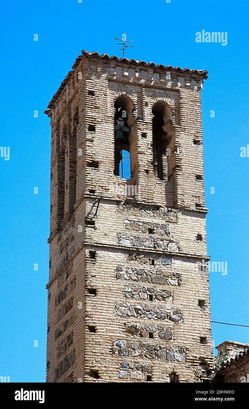 Espagne, Tolède. Église de San Sebastián. Vue sur le clocher construit dans le style Mudejar, éventuellement au 14th siècle. Banque D'Images