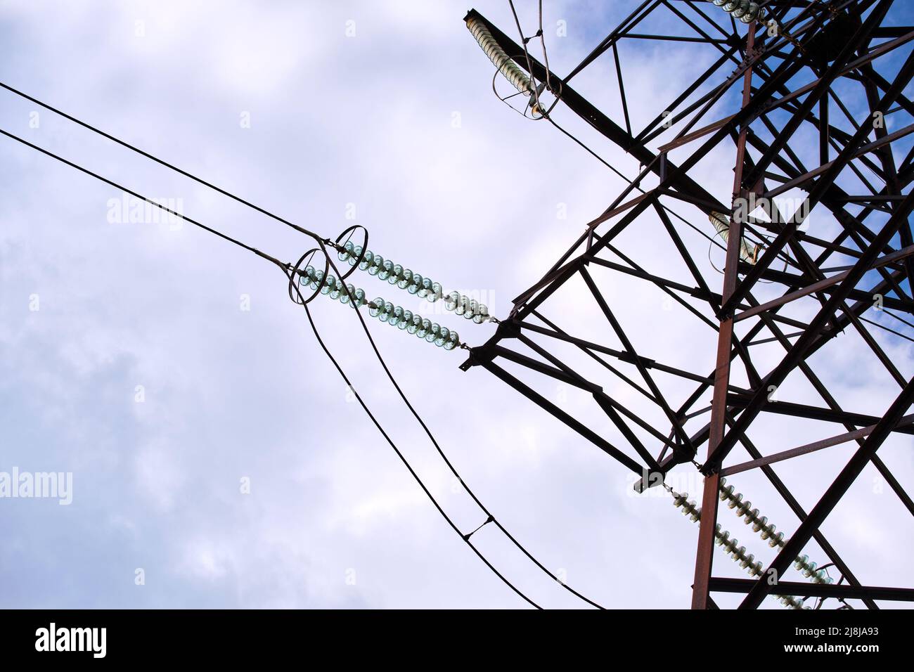 Ligne électrique haute tension avec séparateur d'isolation des fils — free download