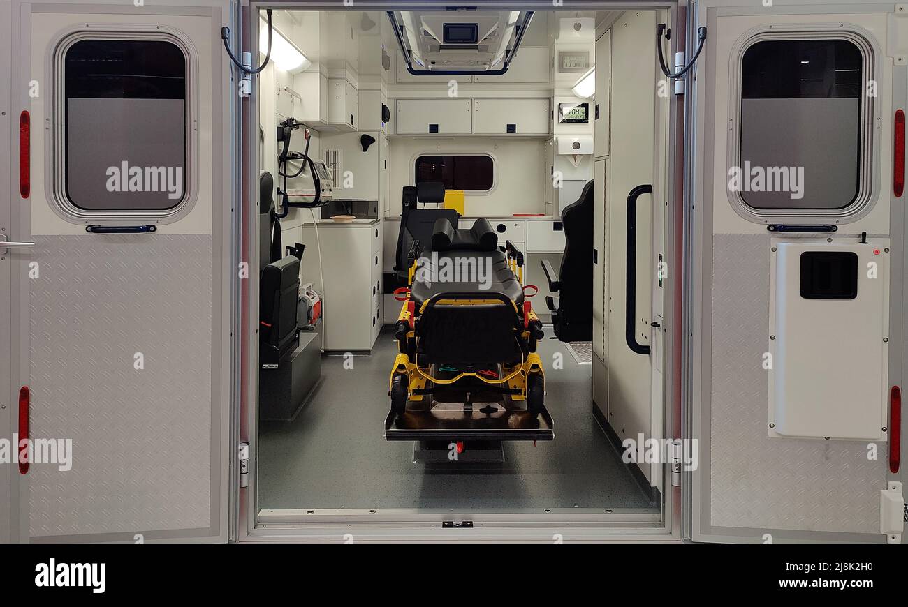 Vue intérieure d'un véhicule d'ambulance, Allemagne Banque D'Images