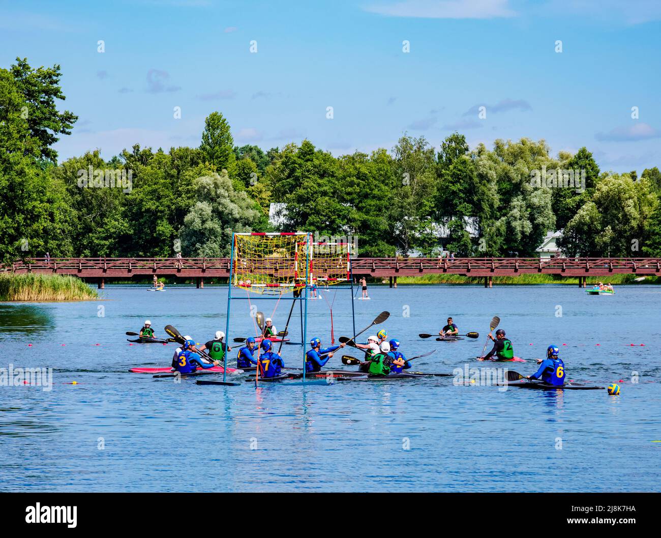 Canoë-polo au lac Galve, Trakai, Lituanie Banque D'Images
