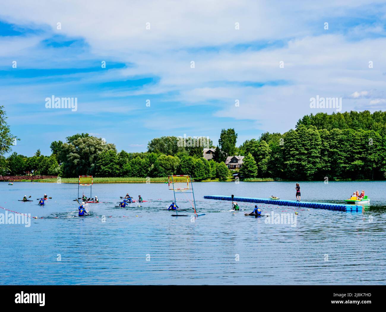 Canoë-polo au lac Galve, Trakai, Lituanie Banque D'Images