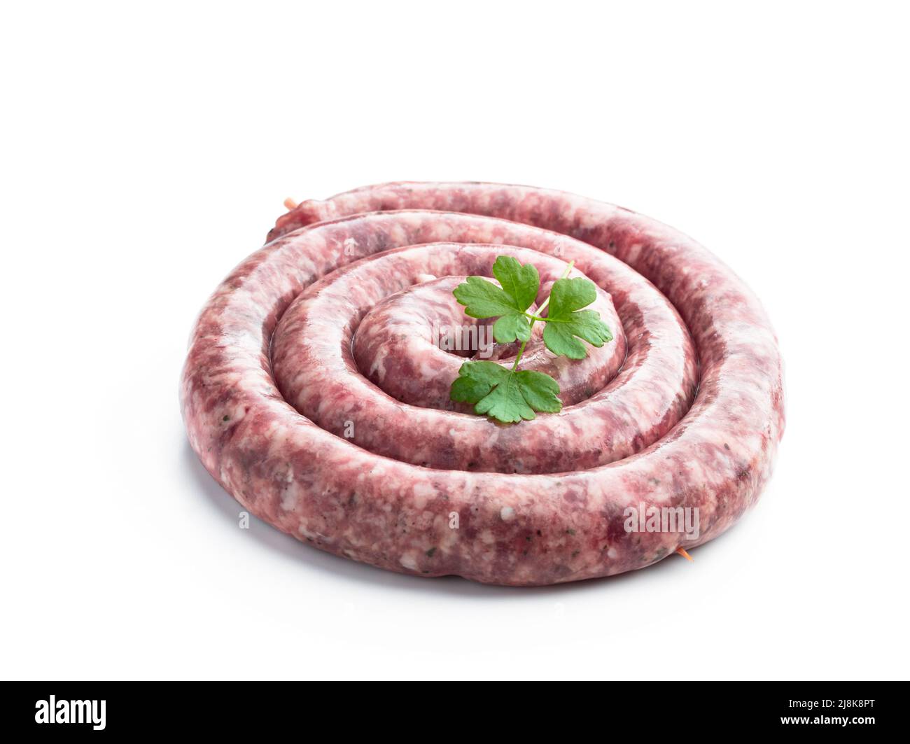 Fines saucisses de porc isolées sur fond blanc Banque D'Images