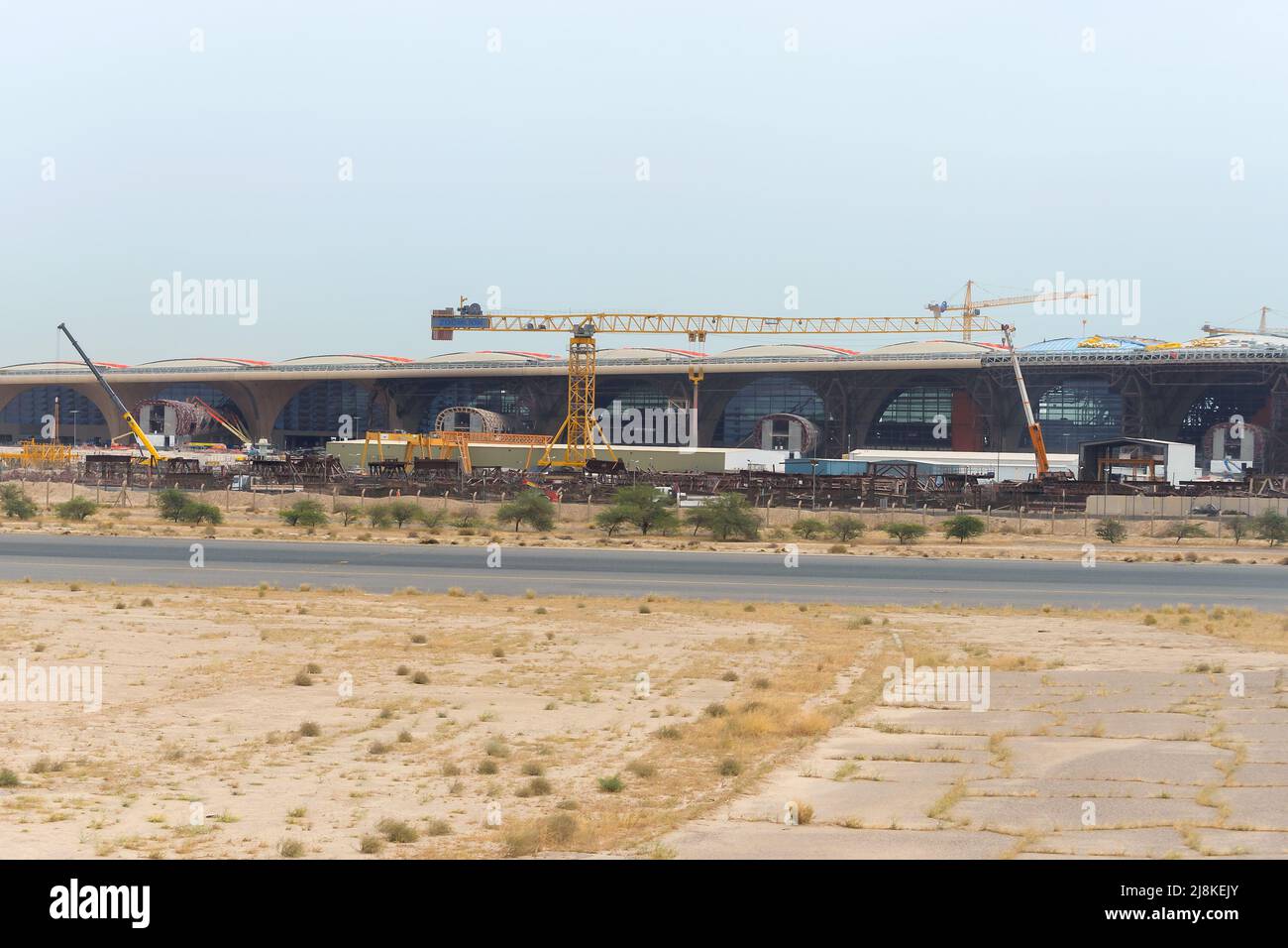 Terminal 2 de l'aéroport international de Koweït en construction. Bâtiment pour l'expulsion et la modernisation de l'aéroport de Koweït. Koweït terminal 2. Banque D'Images