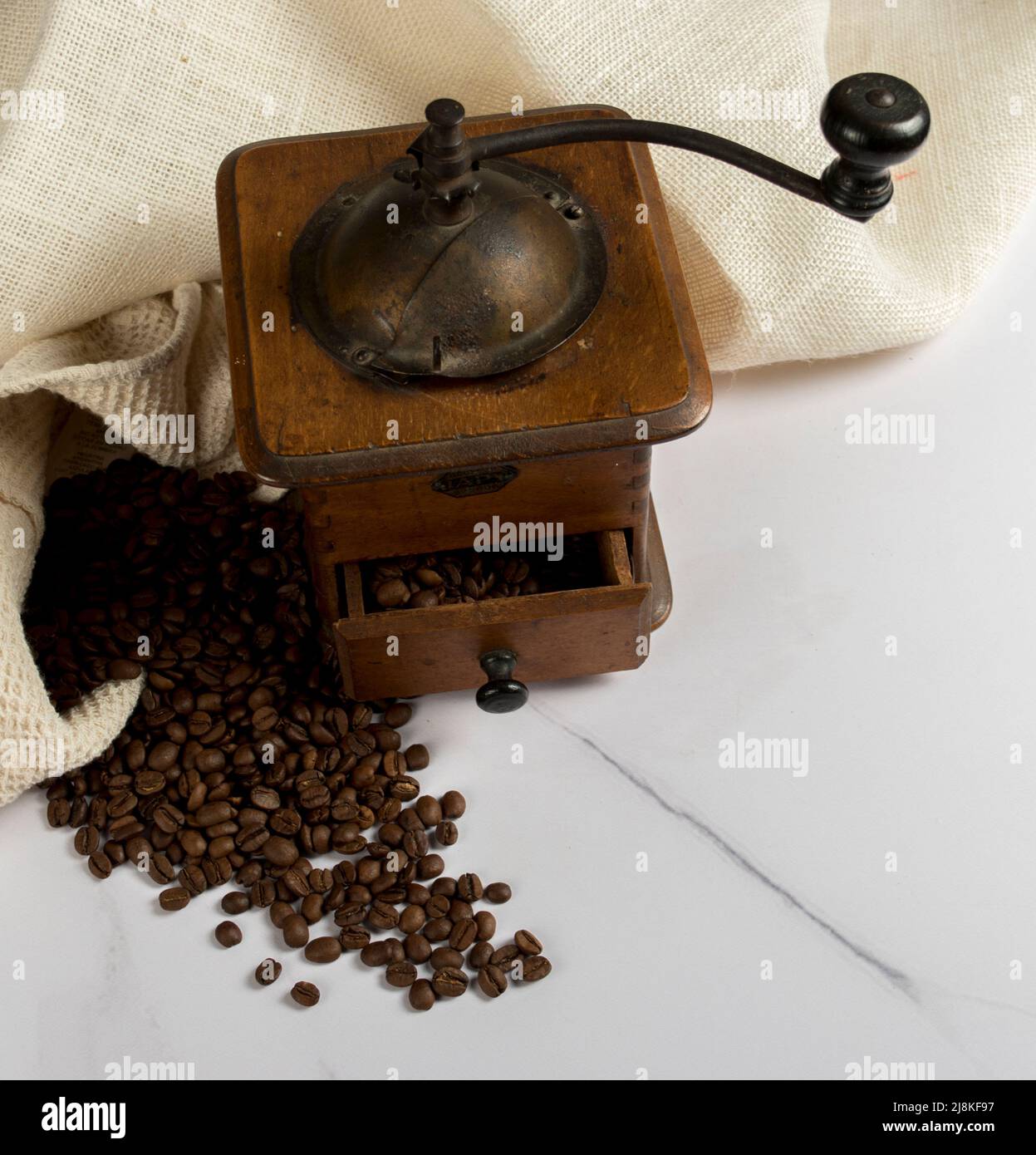 Moulin à café. Préparation d'un café Banque D'Images