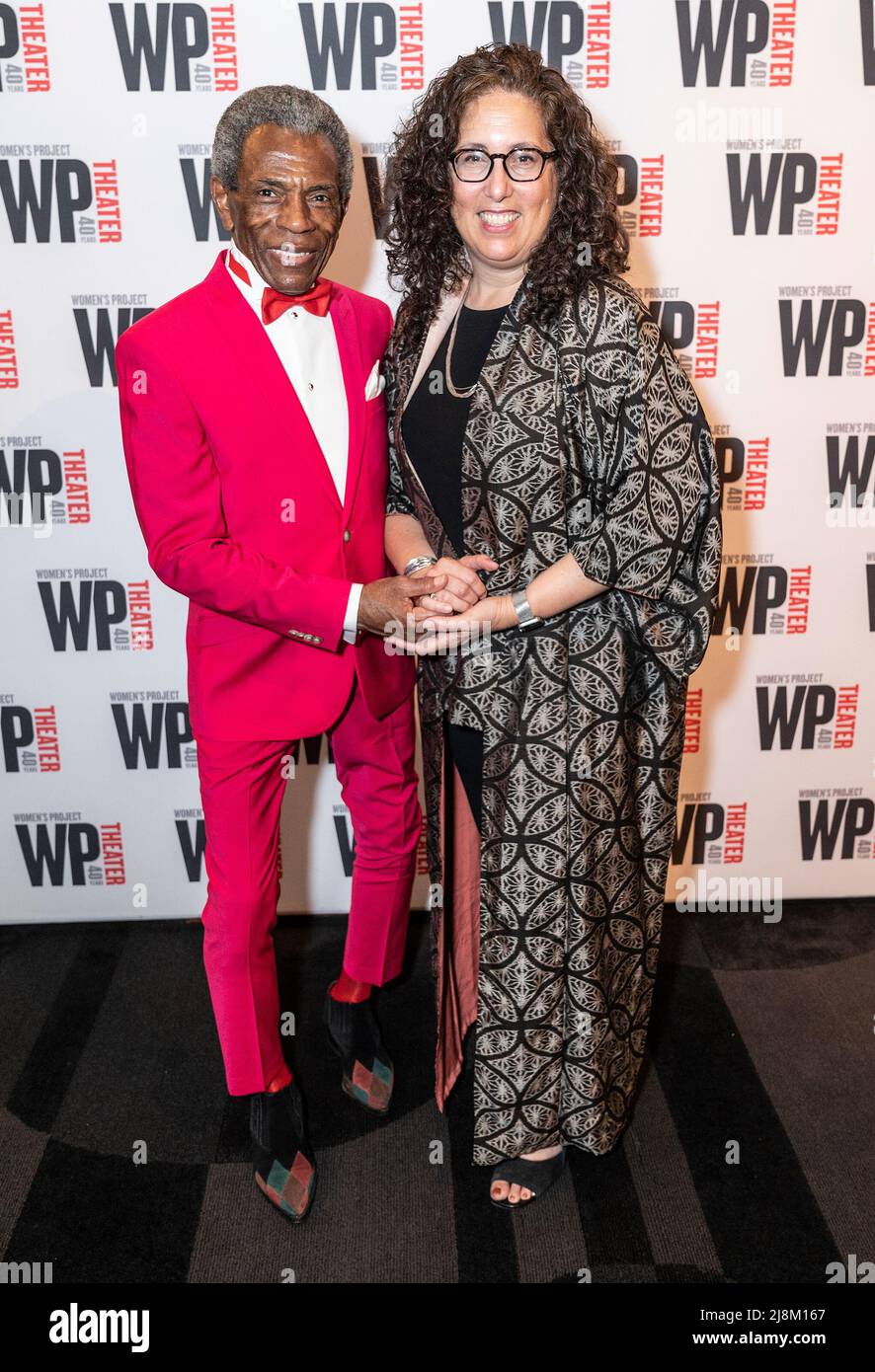 16 mai 2022, New York, New York, États-Unis: André de Shields et Mara Isaacs assistent au WP Theaterâ‚ â„ âs Gala â‚ œ â€les femmes de réalisation Ã la salle de bal Edison (Credit image: © Lev Radin/Pacific Press via ZUMA Press Wire) Banque D'Images