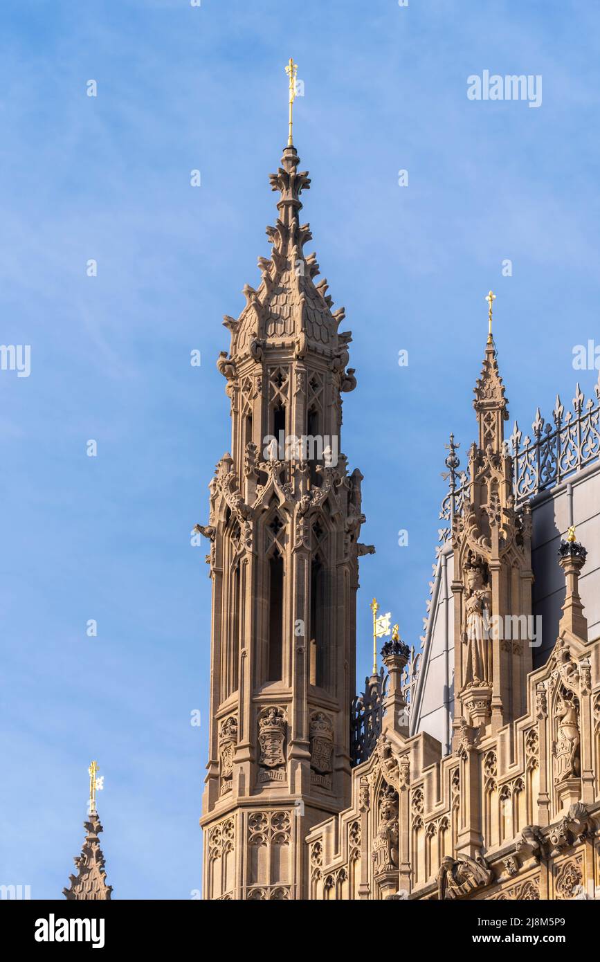 Détails sur la structure du Palais de Westminster, le lieu de rencontre de la Chambre des communes et de la Chambre des Lords, Londres, Royaume-Uni Banque D'Images