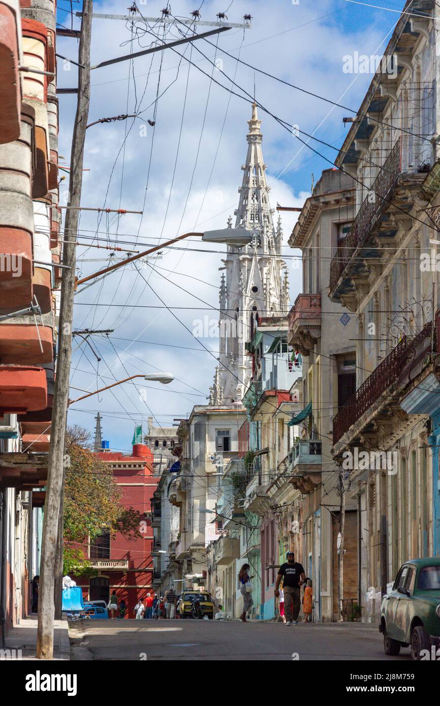 Scène de rue montrant Iglesia Del Sagrado de Jesus, la Vieille Havane, la Havane, la Habana, République de Cuba Banque D'Images