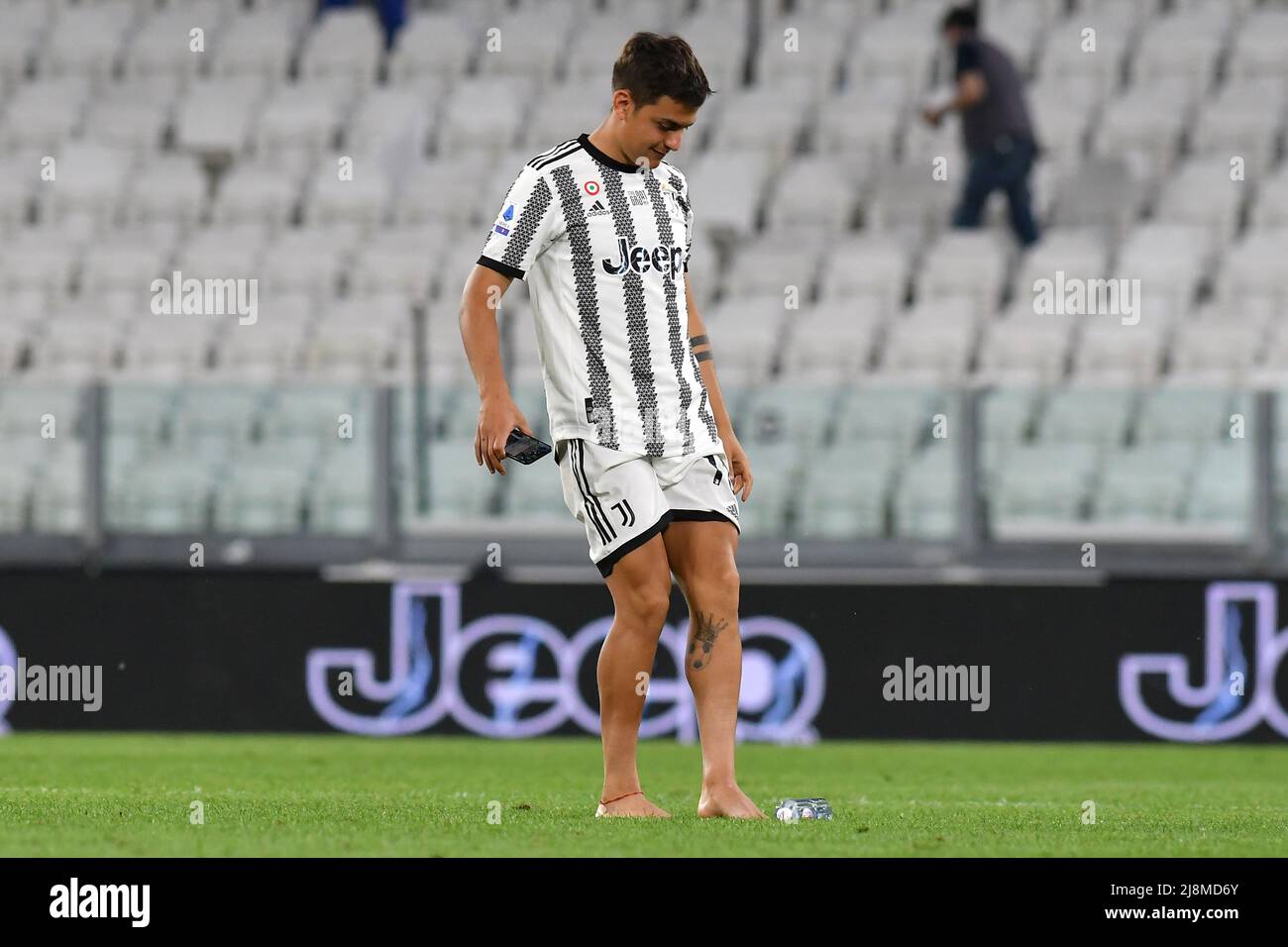 Paulo Dybala de Juventus FC à la fin de la série Un match de football 2021/2022 entre Juventus FC et SS Lazio, dernier match à domicile de Dybala avec Juventus Banque D'Images