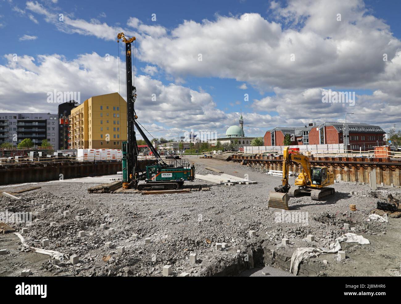 Chantier de construction dans une zone résidentielle, Uppsala, Suède. Des appartements modernes pour Rikshem sont construits ici le long de Gamla Uppsalagatan à Uppsala, en Suède. Banque D'Images