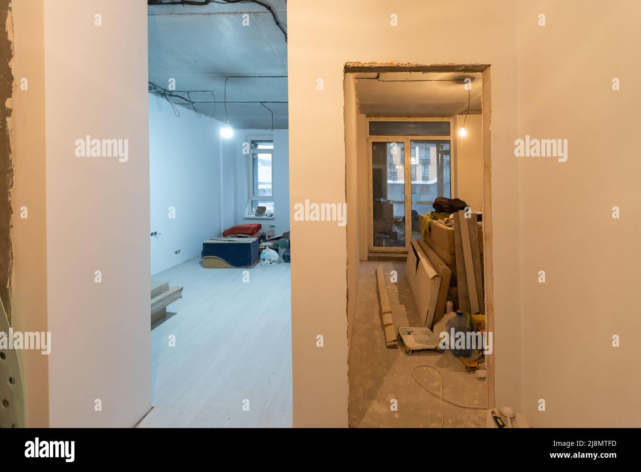 les murs de l'appartement sont en construction, remodelage, rénovation, extension, restauration et reconstruction. Banque D'Images