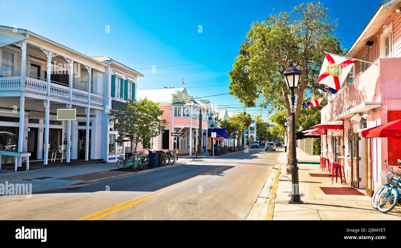 Key West célèbre Duval Street vue panoramique, sud Florida Keys, États-Unis d'Amérique Banque D'Images