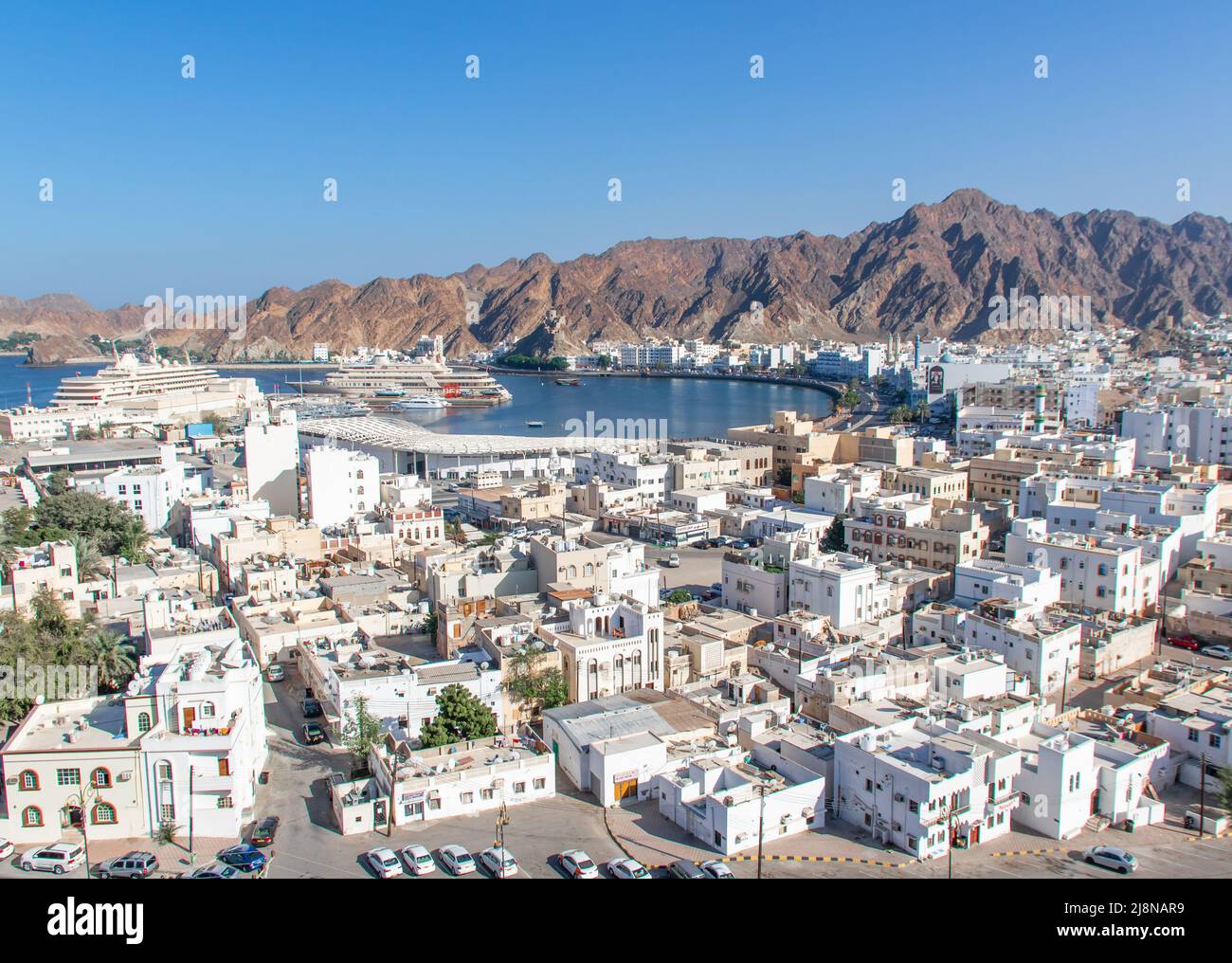 Muscat, Oman - capitale et ville la plus peuplée d'Oman, Muscat affiche un bord de mer merveilleux, surtout autour de la corniche de Muttrah et de la vieille ville Banque D'Images