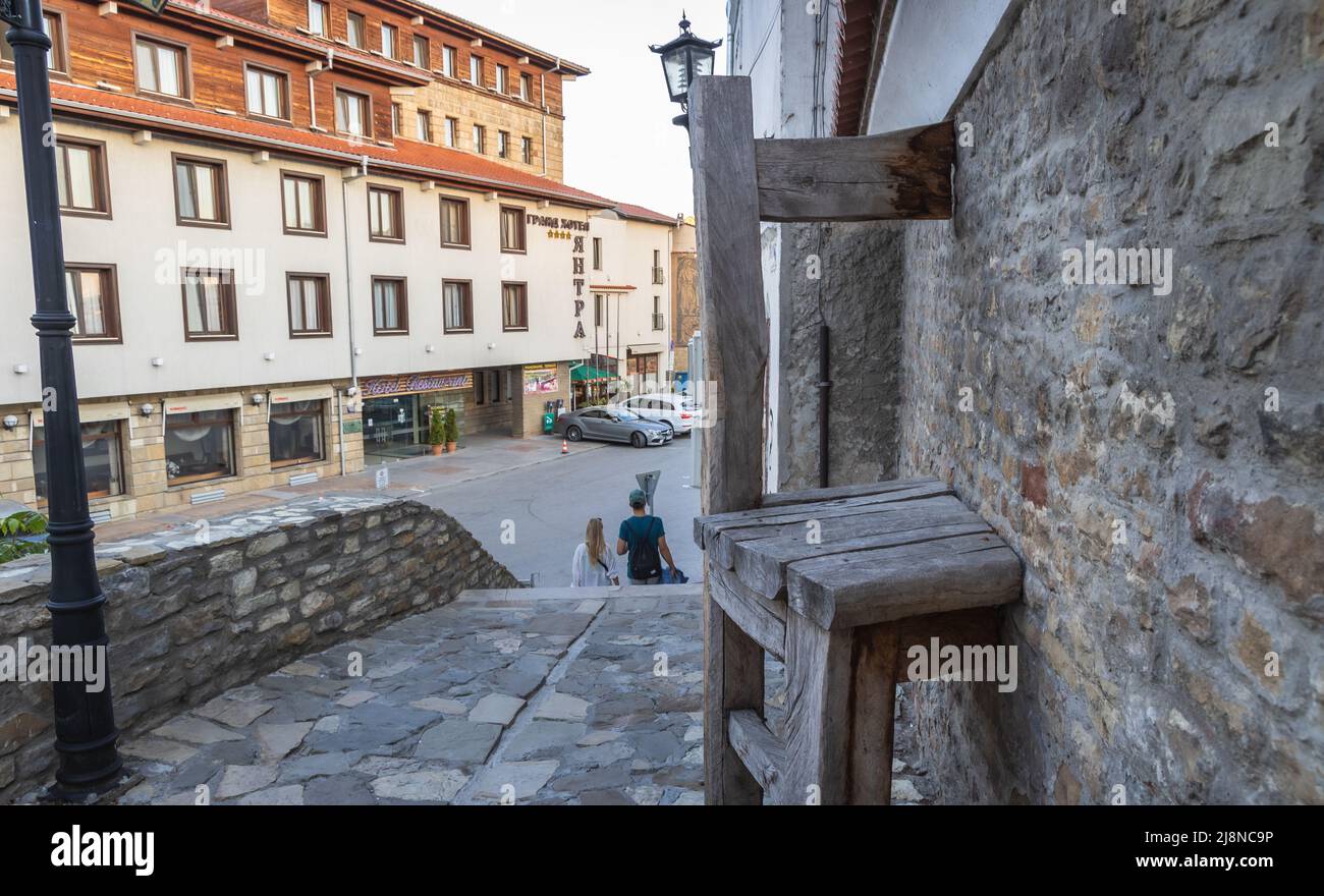 Demi-chaise dans la partie historique de la ville de Veliko Tarnovo, centre administratif de la province de Veliko Tarnovo dans le centre-nord de la Bulgarie Banque D'Images
