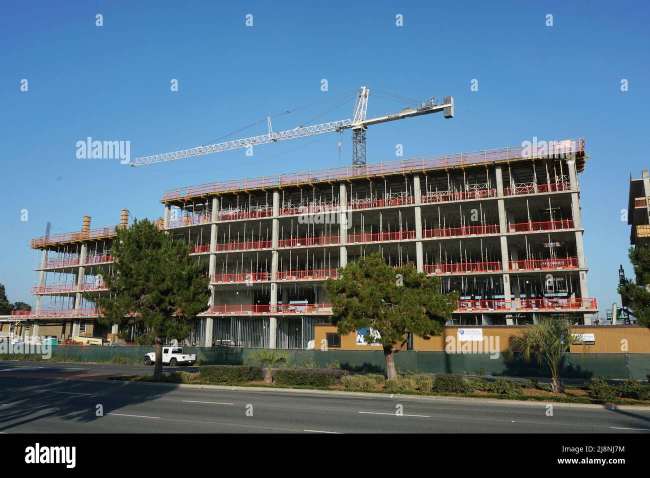 Irvine, CA, États-Unis - 16 mai 2022 : procédure de construction de bâtiments de bureau à Irvine, CA. Banque D'Images