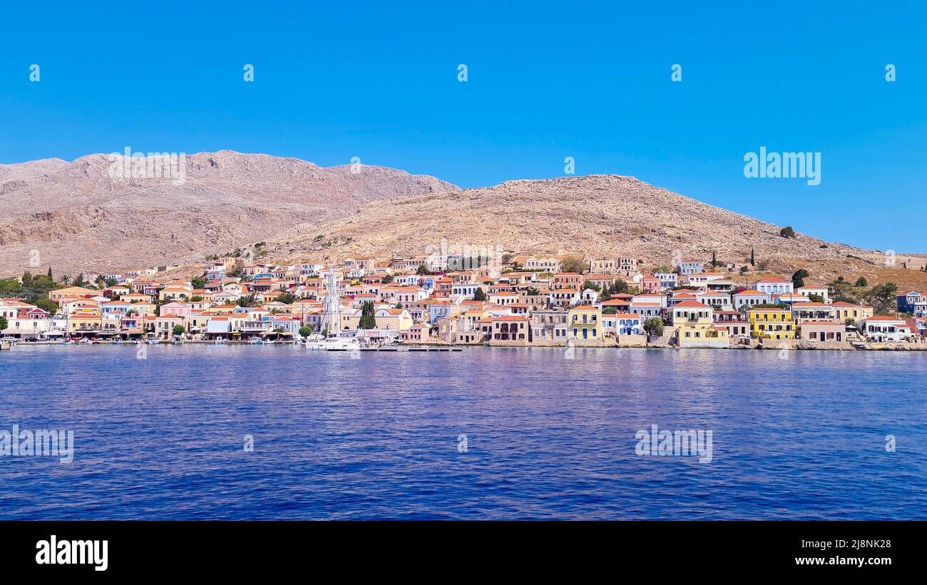 HALKI GRÈCE - 10 JUILLET 2021 : Halki est une île grecque et fait partie du groupe d'îles Dodécanèse. Banque D'Images