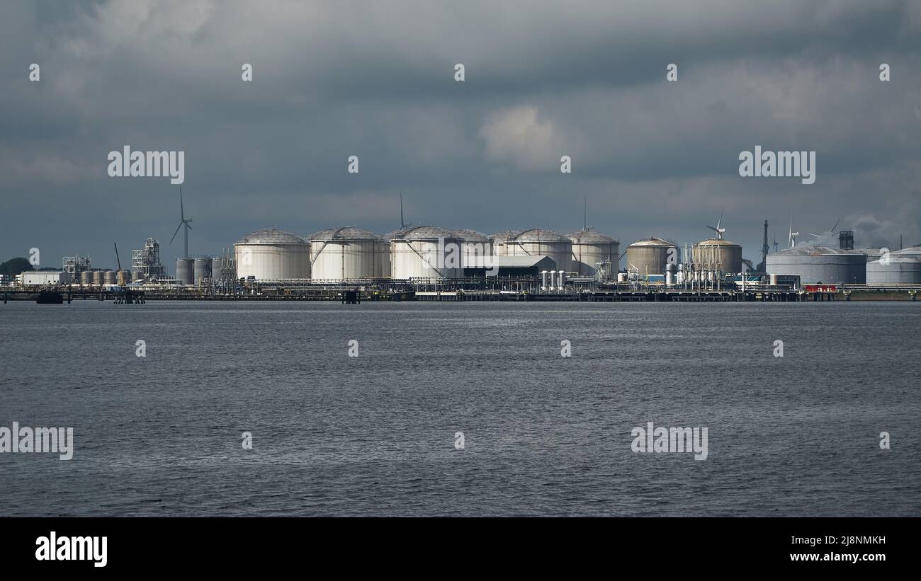 Port de pétrole Silos à Rotterdam Banque D'Images