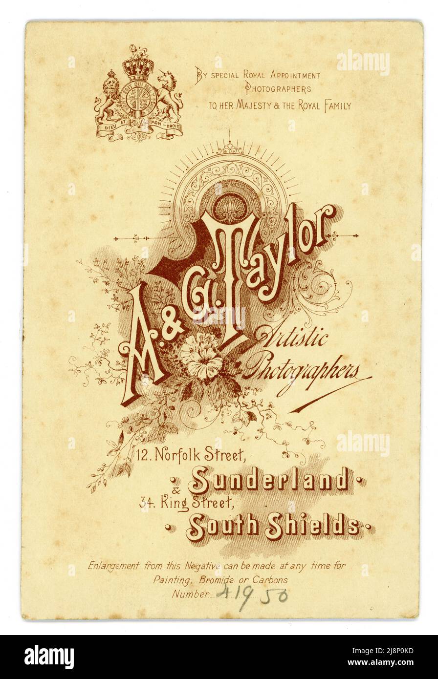 Carte originale de l'armoire victorienne du studio A.G. Taylor, studios de Sunderland & South Shields, nord de l'Angleterre, Royaume-Uni Circa 1895. Banque D'Images