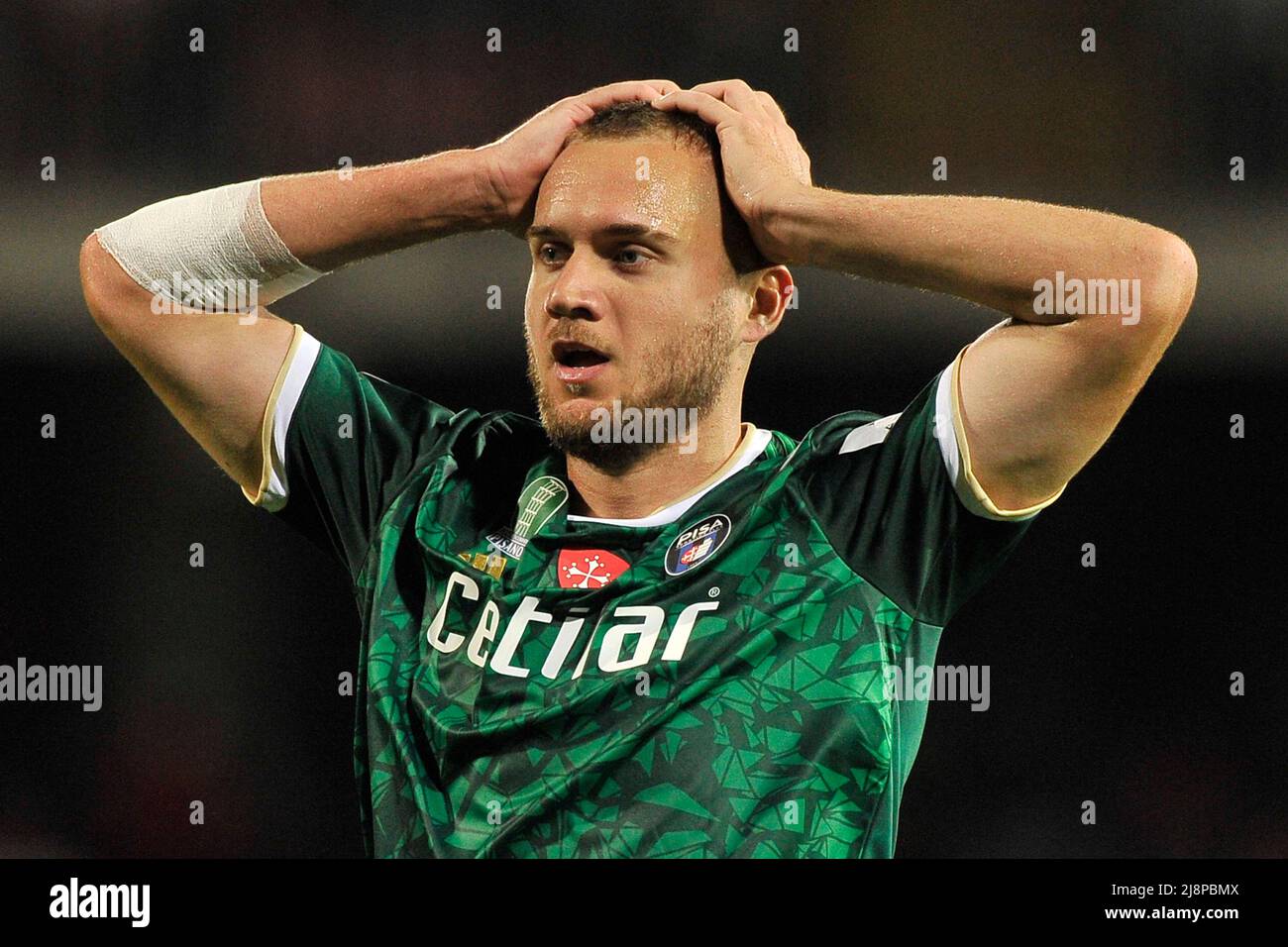 Benevento, Italie. 17th mai 2022. George Puscas joueur de Pise, pendant le premier match de jambe de la série B playoffs entre Benevento vs Pise résultat final, Benevento 1, Pise 0, match joué au stade Ciro Vigorito. Benevnto, Italie, 17 mai 2022. (Photo par Vincenzo Izzo/Sipa USA) crédit: SIPA USA/Alay Live News Banque D'Images