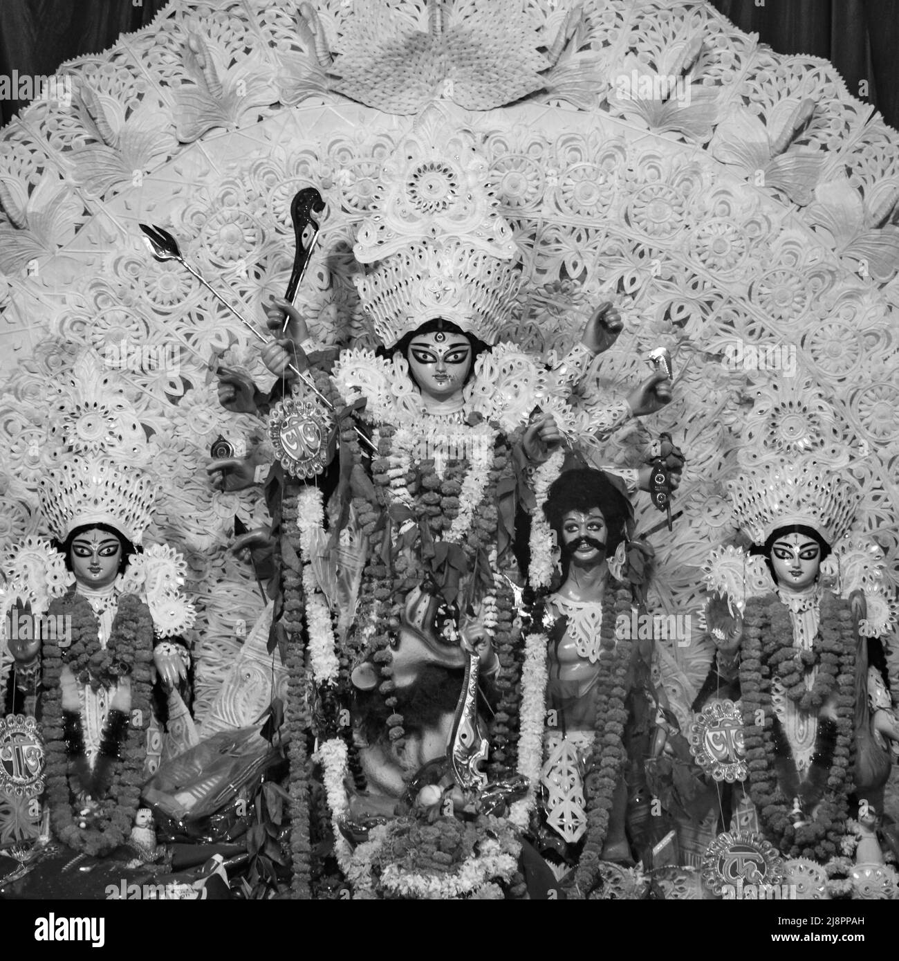 La déesse Durga avec un regard traditionnel en vue rapprochée dans un sud Kolkata Durga Puja, Durga Puja Idol, Un plus grand festival hindou Navratri en Inde Banque D'Images