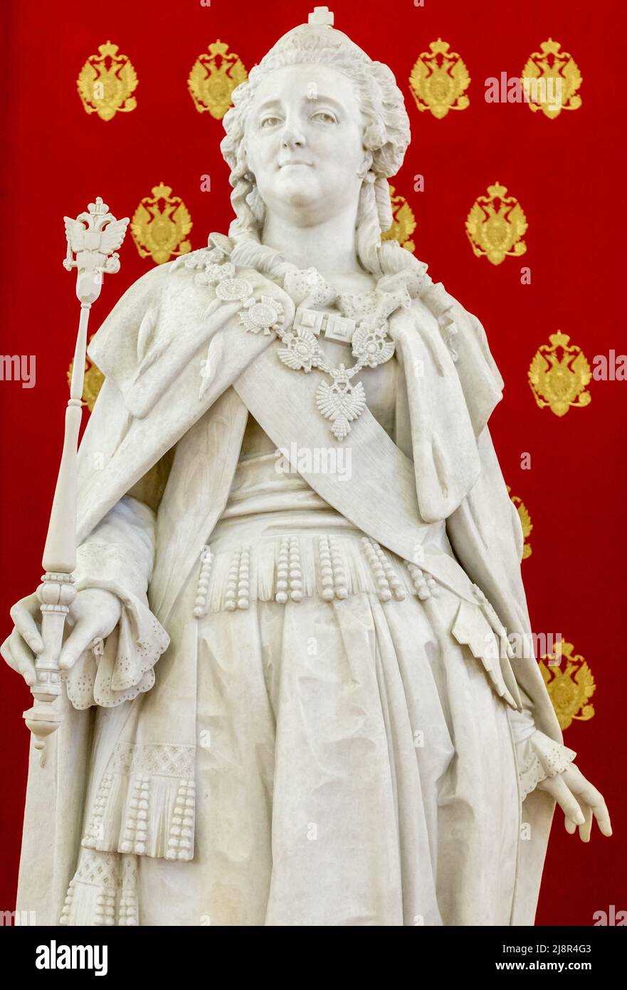 Moscou, Russie, 23 octobre 2019 : statue de l'impératrice de Russie Catherine la Grande dans la salle d'or de Catherine. Règne 1762 – 1796. Grand palais Banque D'Images