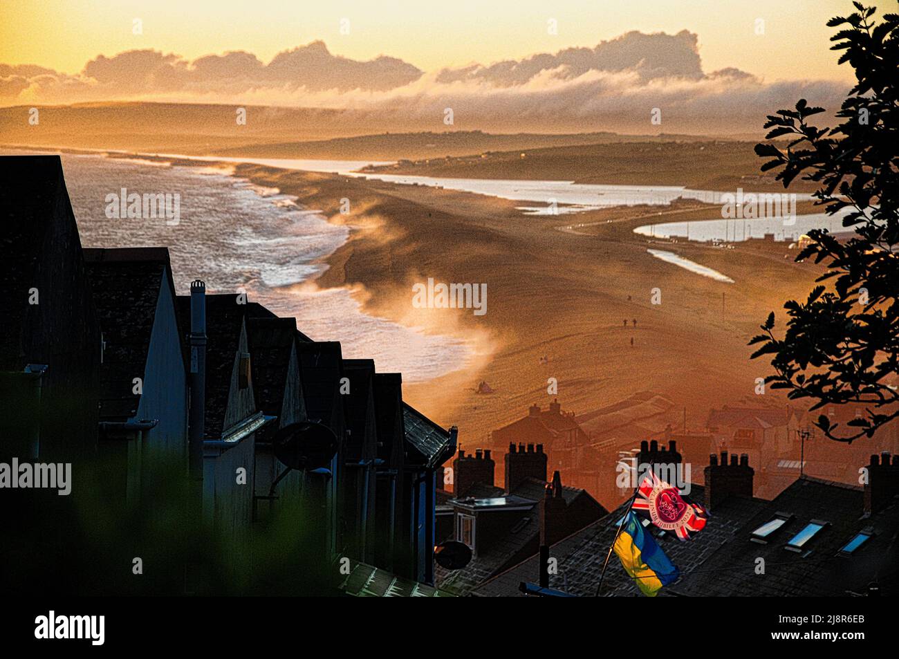 Chesil Beach.18th mai 2022. Météo Royaume-Uni. Soleil en soirée sur la plage de Chesil, île de Portland. Crédit : stuart fretwell/Alay Live News Banque D'Images