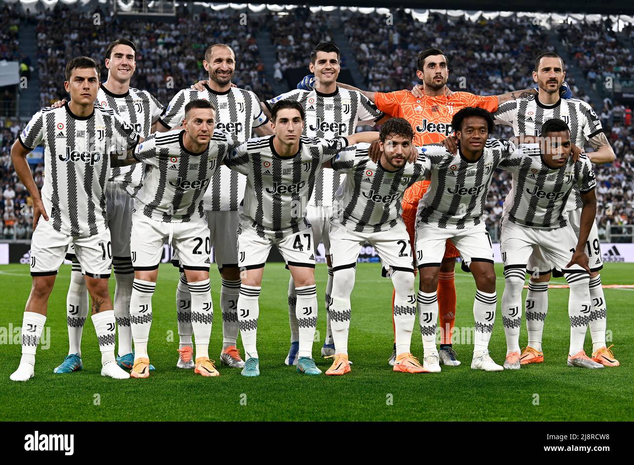 Turin, Italie. 16 mai 2022. Les joueurs de Juventus FC posent pour une  photo d'équipe avant le match de football de la série A entre Juventus FC  et SS Lazio. Credit: Nicolò